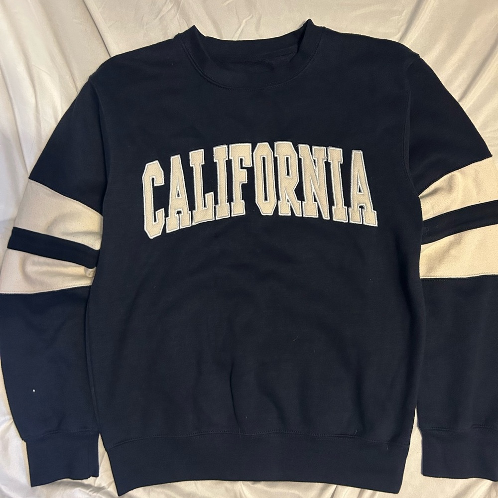 California Men's Black and Cream Crewneck Sweater